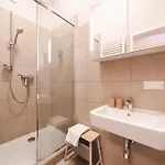 Red Flat By Grazrentals Family Friendly With Kids Bed & Free Parking * Грац