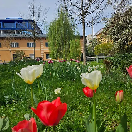 Red Flat By Grazrentals Family Friendly With Kids Bed & Free Parking *