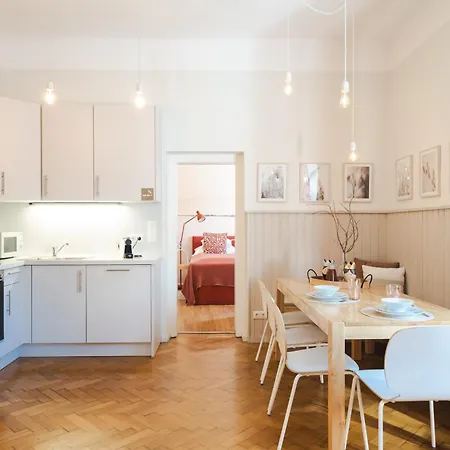 Red Flat By Grazrentals Direct By & Free Parking Appartement *