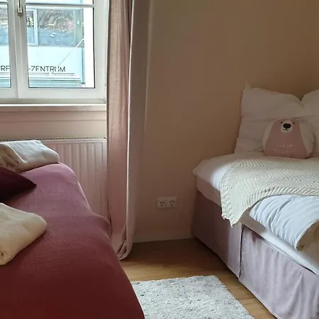 Apartment Red Flat By Grazrentals Direct By & Free Parking *