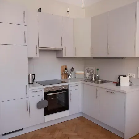 Apartman Red Flat By Grazrentals Direct By & Free Parking