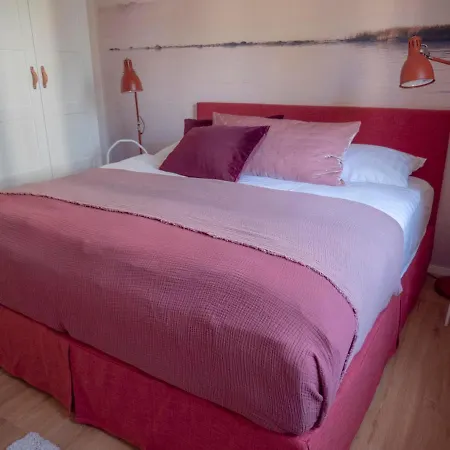 Apartment Red Flat By Grazrentals Direct By & Free Parking *