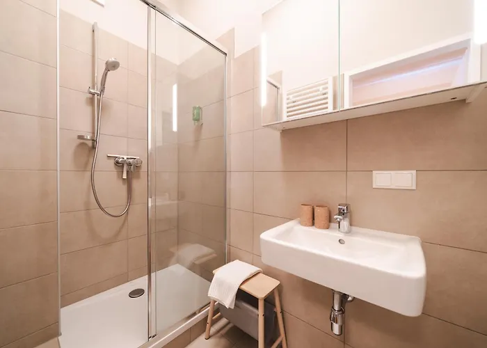 Red Flat By Grazrentals Family Friendly With Kids Bed & Free Parking * Graz